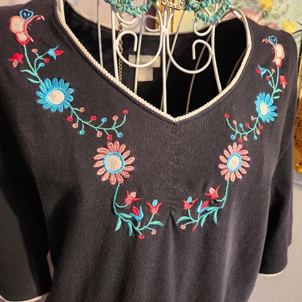 Black Cotton Tee With Floral Embroidery & Rope Detail by Capacity Sz L - Picture 3 of 12